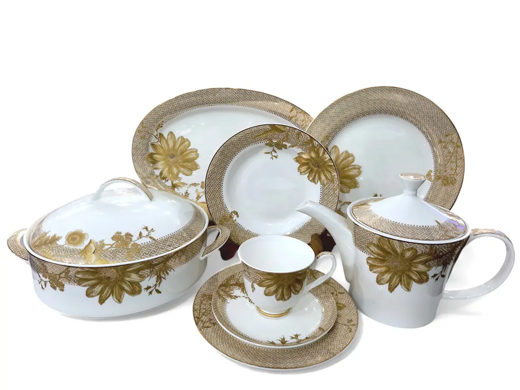 Dinner Set Bone Beauty Home 61 pieces 8 person