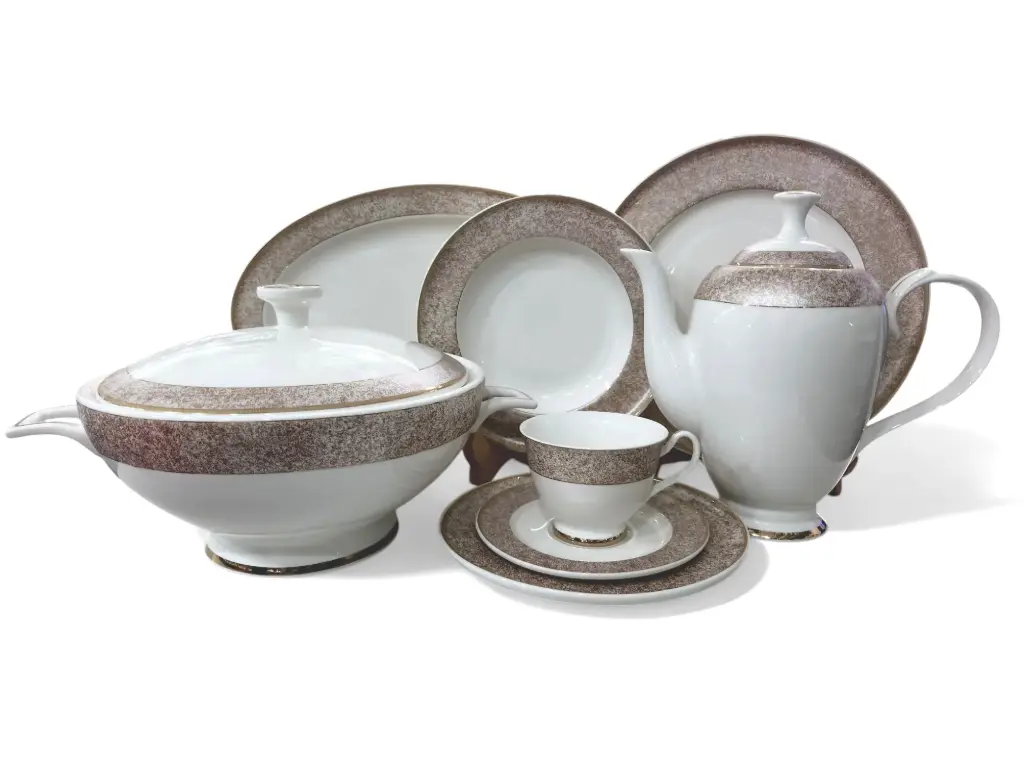 Dinner Set Bone China Yamatos Japan 85 pieces 12 person