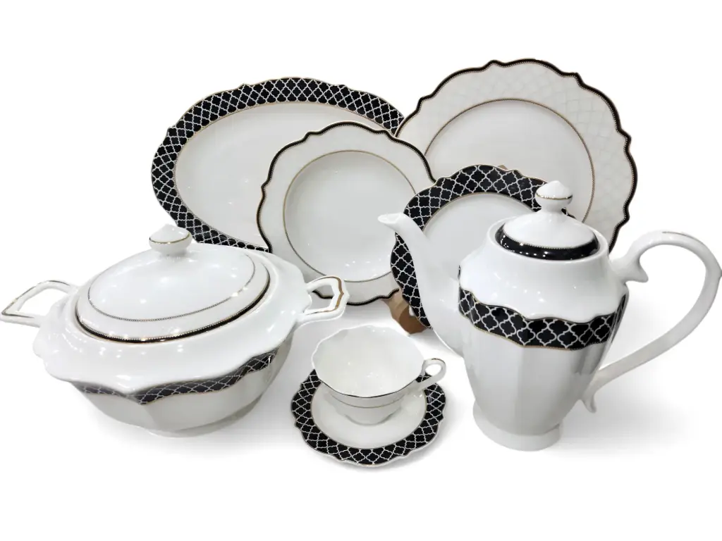 Dinner Set Bone China Yamatos Japan 85 pieces 12 person