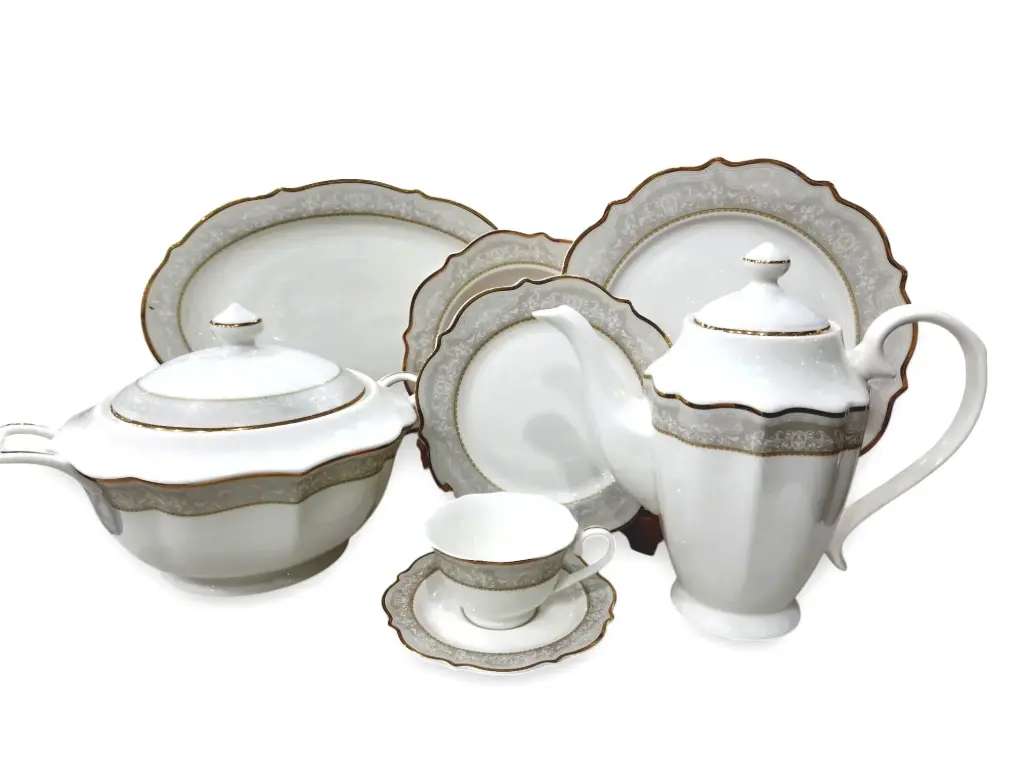 Dinner Set Bone China Yamatos Japan 85 pieces 12 person