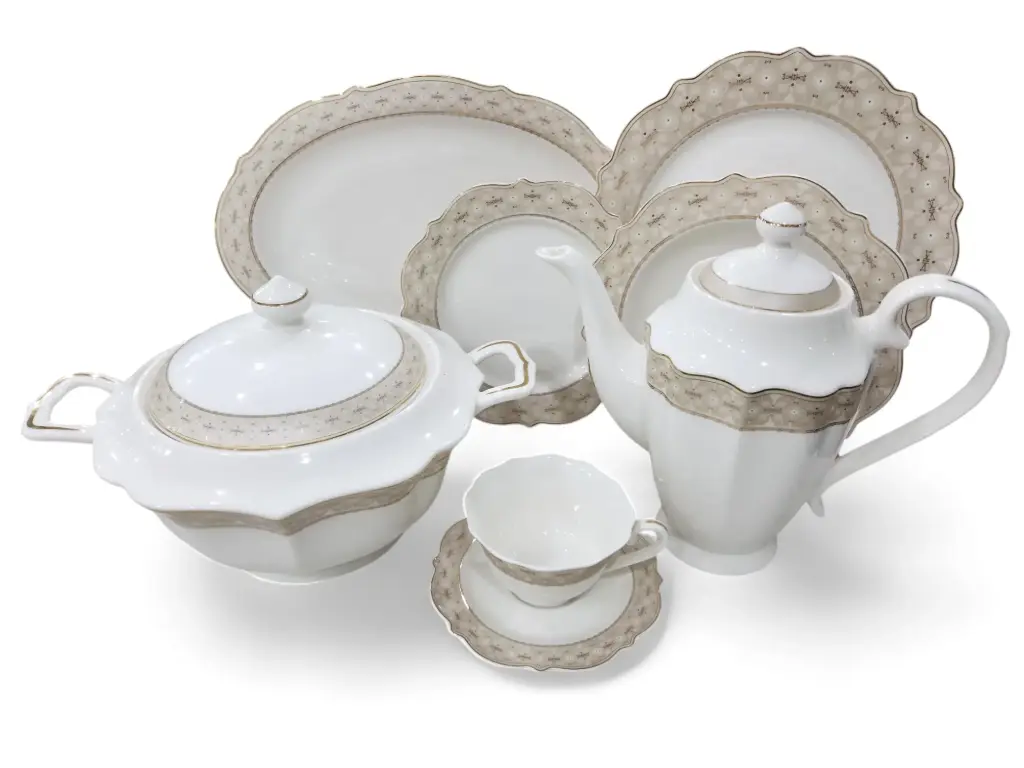 Dinner Set Bone China Yamatos Japan 85 pieces 12 person